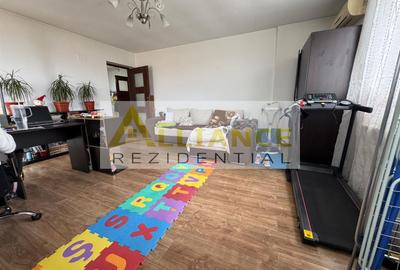 Apartament cu 3 camere decomandat în Central