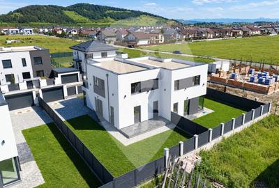 Duplex cu 4 camere în Sânpetru