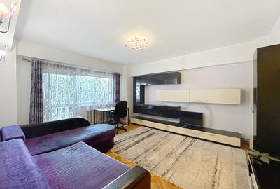 Apartament cu 3 camere decomandat, mobilat în Central