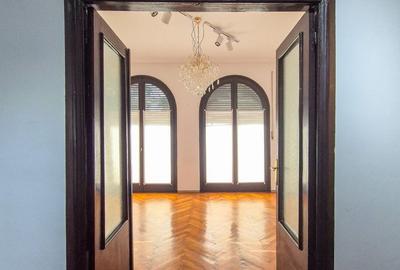 Prestigiu interbelic gradina proprie : Perla ascunsă din Piața Romană - 5