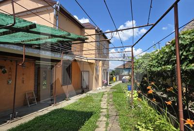 Casa cu gradina de vanzare Medias curte comuna - 1