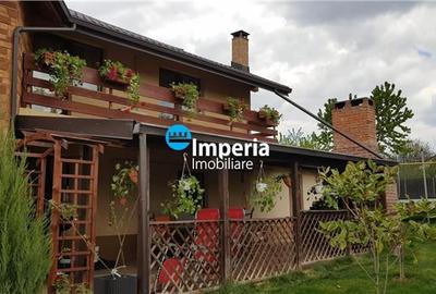 Casă individuală cu 5 camere în Breazu