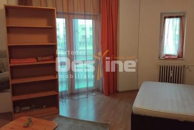Garsonieră decomandată, mobilată în Decebal