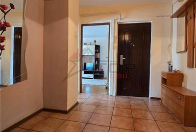 Apartament cu 3 camere decomandat în Frumoasa