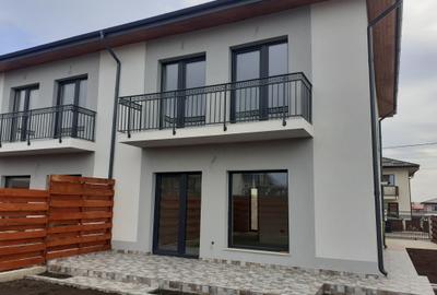Casă cu 4 camere în Valea Lupului