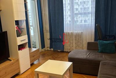 Apartament cu 3 camere semidecomandat în Dristor