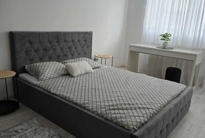 Apartament cu 3 camere semidecomandat în Militari