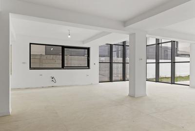 Vilă cu Design Distinct și Locație Excelentă - 6