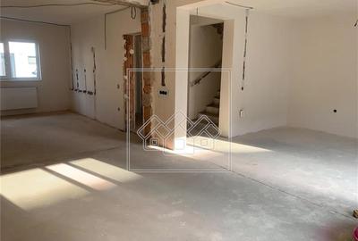 Duplex de vanzare in Selimbar, 3 dormitoare, curte si parcare - 5