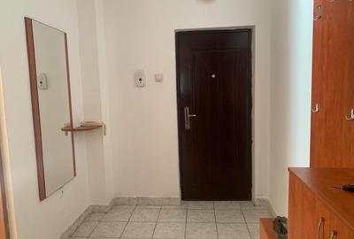 Apartament cu 2 camere semidecomandat, mobilat în Mărăști