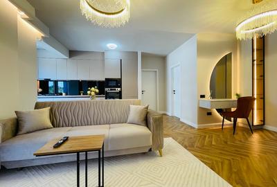 Apartament cu 3 camere semidecomandat, mobilat în Florești