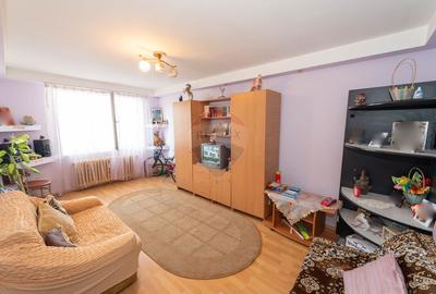 Apartament decomandat cu 3 camere de vanzare zona Nicolae Grigorescu - 1