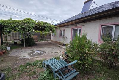 Schitu-Costinesti,casa,teren 547mp,17 m deschidere,situata langa gara,75000 euro - 2