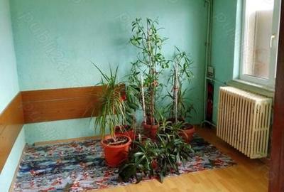 Apartament cu 3 camere decomandat în Dacia