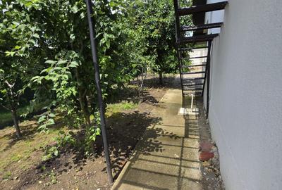 Casă renovată cu 6 camere, teren 557 mp – Berceni, Prahova - 12