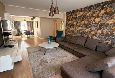 Apartament cu 3 camere decomandat în Victoriei
