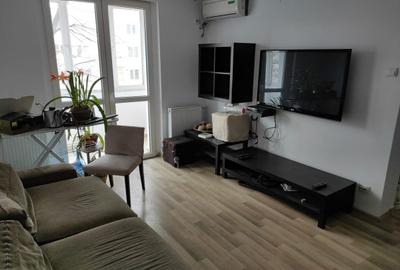 Apartament cu 2 camere semidecomandat, mobilat în Basarabia