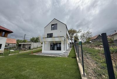 Casă individuală cu 4 camere în Feleacu