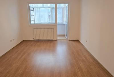 Vand apartament  3 camere cu intrari separate in Deva, zona Titu Maiorescu, - 1