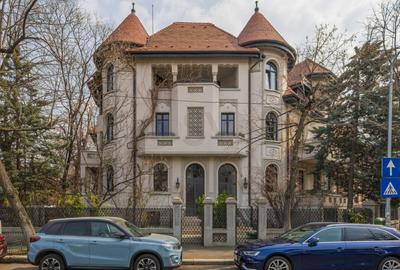 Casă individuală cu 14 camere în Capitale
