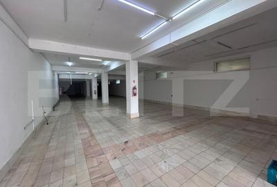 Spațiu comercial, de 1,350.00 mp, în Central