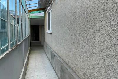 Coiciu, casă cu 3 camere, bucatarie, două bai, liberă imediat - 21