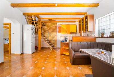 Apartament cu 4 camere decomandat, mobilat în Centrul Civic