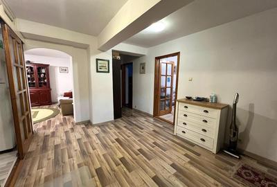 Ap 4 camere l 2 bai l 2 balcoane l Etaj 3 din 4 - 4