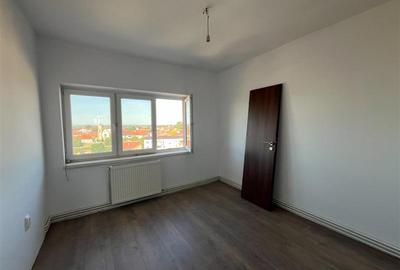 Lugoj, Apartament 3 Cam., 84 Mp., Semidecomandat, et.6, Central Blocul Postei - 40