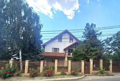 Casă cu 5 camere în Valea Lupului