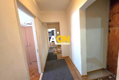 De vanzare apartament 3 camere, etaj 1, Cetate - 11