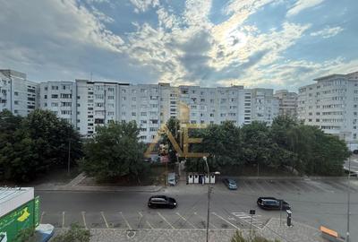 ULTRACENTRAL -Apartament de vanzare 3 camere decomandat - 1