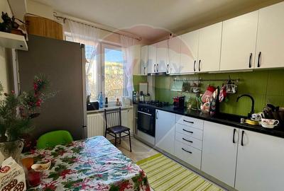 Apartament de vânzare 3 camere + garaj cu acces la boxă Ultracentral - 1