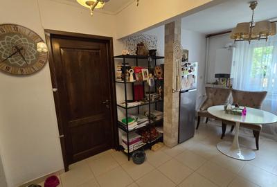 Vanzare apartament 3 camere decomandat, centrala termica, 7 minute metrou Titan - 14