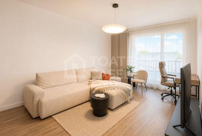Apartament cu 2 camere semidecomandat, mobilat în Între Lacuri