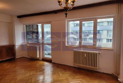 Apartament cu 4 camere semidecomandat în Dorobanți