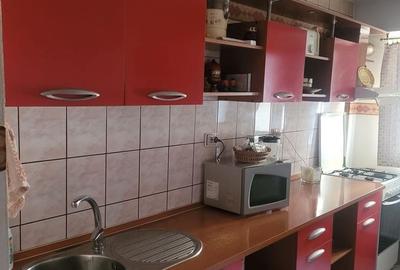 Ap 3 camere / 4/4 /Renovat/ Focșani/VN, Zonă Pompieri - 1