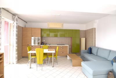 Apartament cu 2 camere semidecomandat, mobilat în Decebal