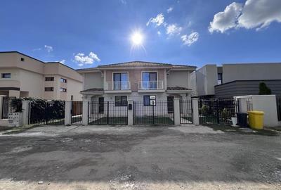 Duplex cu 4 camere în Malu Mare