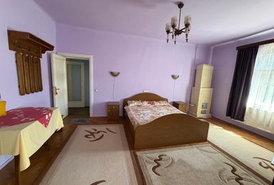 Vilă istorică de vânzare  Castel Aura Buzescu Bușteni  str. Victoriei nr. 11 - 30
