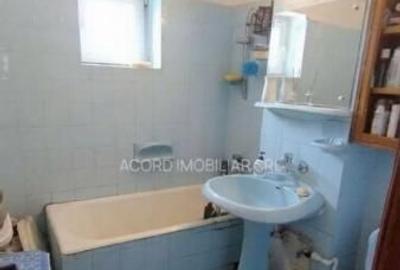 Apartament cu 4 camere decomandat în Dacia