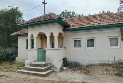 Casă individuală cu 3 camere în Scăești