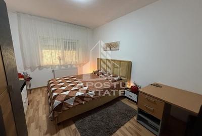 Apartament cu 3 camere decomandat, mobilat în Sânandrei