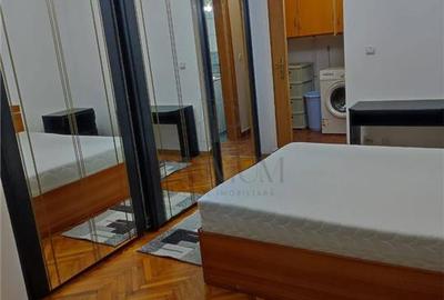 Apartament cu 4 camere decomandat în Lipovei