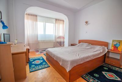 Apartament cu 3 camere decomandat, mobilat în Ghencea