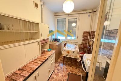 Piata 700- 2 camere- Centrala proprie - 3