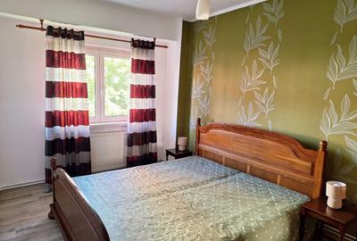 Apartament cu 3 camere decomandat, mobilat în Răcădău