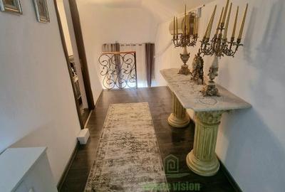 Apartament superb pe doua nivele, renovat integral, in vila, curte proprie, Grad - 16