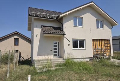 Oportunitate! Vila P+M inalta, garaj, Valu lui Traian! - 1