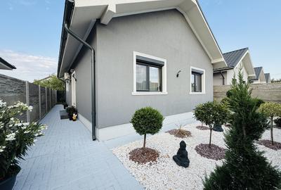 Duplex cu 3 camere în Sânmihaiu Român